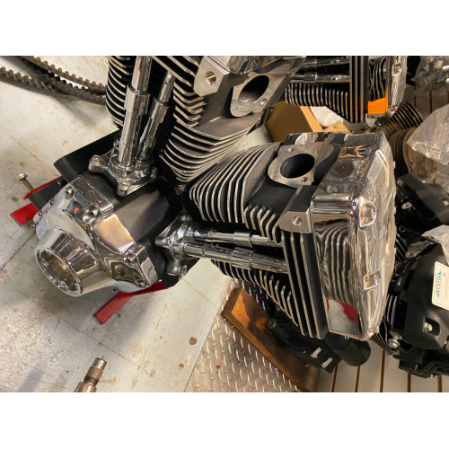 PartzBiz HD: 3473424-Ultima 113‚” Twin Cam A Competition เครื่องยนต์ทดแทนสีดำ Motor Harley 99-06