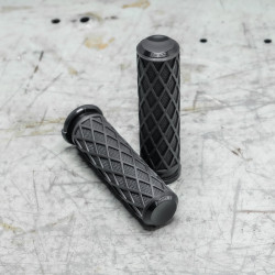 PartzBiz HD 500-007 - Arlen Ness Diamond Rubber Grips Black TBW Billet 1‚” คู่ Harley Big Twin 06+