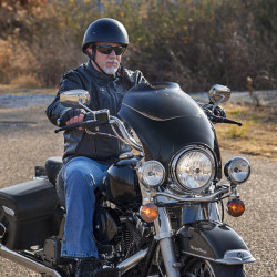 PartzBiz HD MEM7141 - Memphis Shades กระจกบังลมหน้าทรง Bullet สีดำ Harley Touring Road King FLHR 94+ PartzBiz HD MEM7141 - Memphis Shades กระจกบังลมหน้าทรง Bullet สีดำ Harley Touring Road King FLHR 94+