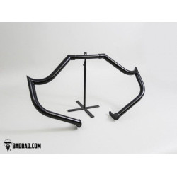 PartzBiz HD BAD-81013-RG13-B - Bad Dad 975 สีดำเครื่องยนต์ Crash Guard Bar Harley Road Glide FLTR 09-13