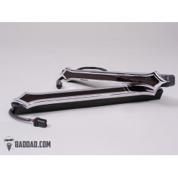 PartzBiz HD BAD-957-XL-CH - Bad Dad Stretched 12.5” 957 แผงฟิลเลอร์ LED สีแดงแบบกำหนดเองสัญญาณไฟเลี้ยวฝาโครเมียม PartzBiz HD BAD-957-XL-CH - Bad Dad Stretched 12.5” 957 แผงฟิลเลอร์ LED สีแดงแบบกำหนดเองสัญญาณไฟเลี้ยวฝาโครเมียม