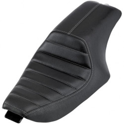 PartzBiz HD DS08040522 - Biltwell 4105-1022 สีดำ Tucked Speedway ที่นั่งสำหรับ Harley Sportster 04-19 2004-2006 2010-2019 CUSTOM Street รถจักรยานยนต์จักรยาน Chopper อุปกรณ์เสริม Comfort Cruise ขี่เย็บทนทานหลังการขาย Direct Fit อาน 0804-0522 08040522