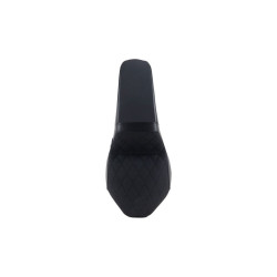 PartzBiz HD LPLYR-590DMGP - Le Pera Black Kickflip 2-Up Seat Diamond พร้อมเทปพันด้ามจับ Harley M8 Softail 18-21