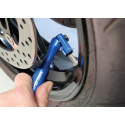 PartzBiz HD DS38100073 - Motion Pro เติม Pivoting Angled Head Air Chuck สำหรับก้านวาล์วยาง Harley Metric | 08-0602
