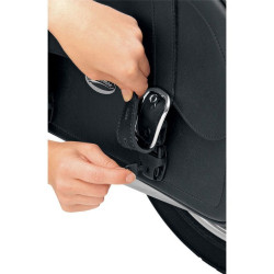 PartzBiz HD DS35030055 - Saddlemen Drifter Express Tail Bag กระเป๋า Sissy Bar สำหรับ Harley และ Metric PartzBiz HD DS35030055 - Saddlemen Drifter Express Tail Bag กระเป๋า Sissy Bar สำหรับ Harley และ Metric