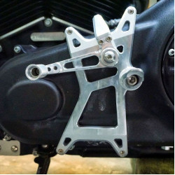 PartzBiz HD DS16230539 - Speed Merchant SM Raw Anodized Cruiser Footpegs สำหรับรุ่น Harley | HDSP-22 PartzBiz HD DS16230539 - Speed Merchant SM Raw Anodized Cruiser Footpegs สำหรับรุ่น Harley | HDSP-22