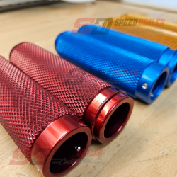 PartzBiz HD SD-GP-01-TBW-BL-SET - Speed Dealer Customs 1 Throttle by Wire Anodized Grips for Harley Davidson PartzBiz HD SD-GP-01-TBW-BL-SET - Speed Dealer Customs 1 Throttle by Wire Anodized Grips for Harley Davidson