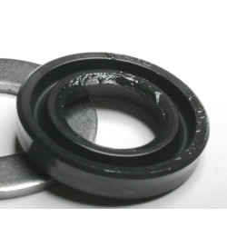 PartzBiz HD WROS18 - WP Shock Oil Seal 18mm